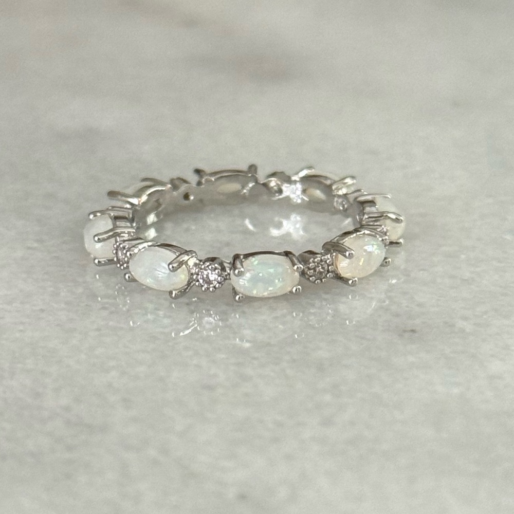 Silver Opal Crystal Pave Princess Ring Brand New Size 7 31$